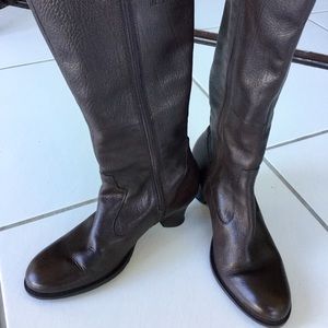 Gianni Bini Dark Brown Leather Boots